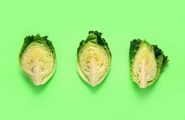 Pieces Fresh Savoy Cabbage Color Background — Stock Photo, Image