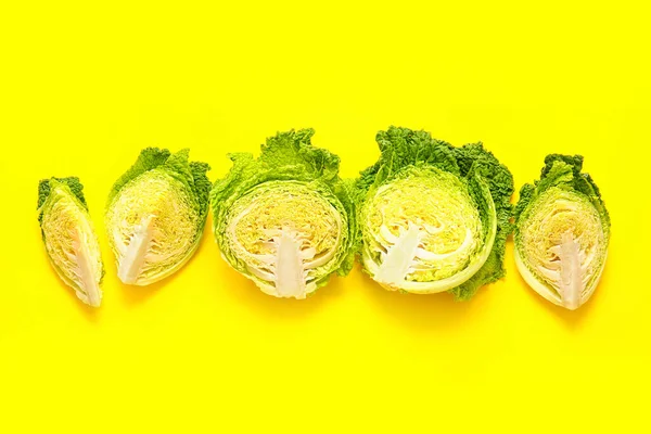 Pieces Fresh Savoy Cabbage Color Background — Stock Photo, Image