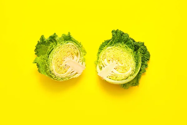 Halves Cut Fresh Savoy Cabbage Color Background — Stock Photo, Image