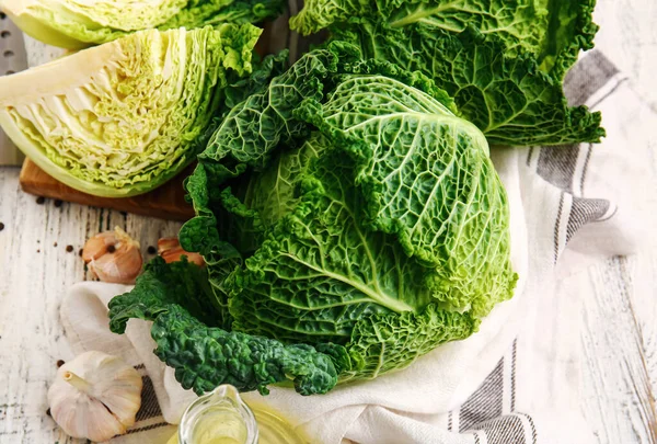 Fresh Savoy Cabbage Light Wooden Background Closeup — Stock Photo, Image