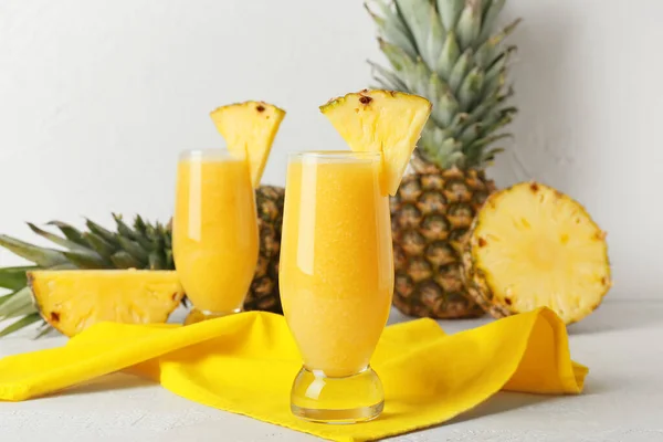 Glasses Tasty Pineapple Smoothie Light Background — Stock Photo, Image