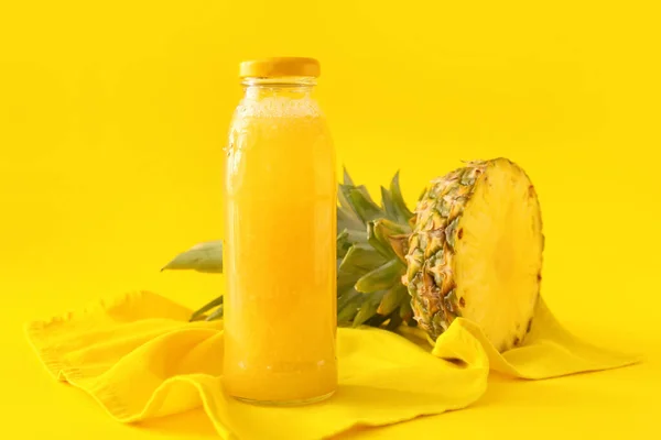 Bottle Tasty Pineapple Smoothie Color Background — Stock Photo, Image