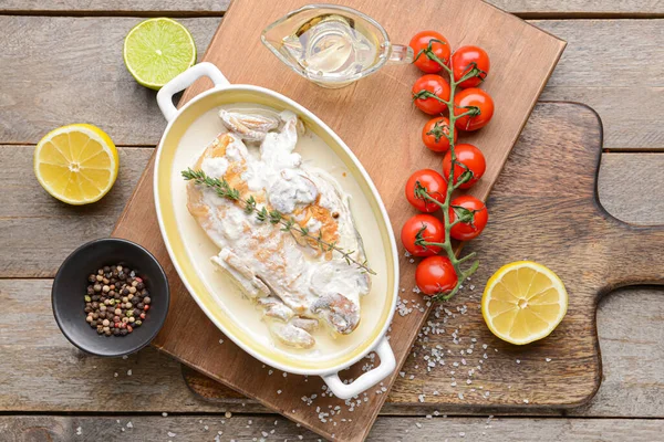 Baking Dish Tasty Chicken Fillet Wooden Background — Stock Photo, Image