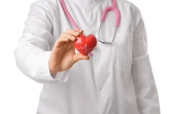 Cardiologista Feminina Com Coração Vermelho Fundo Branco — Fotografia de Stock