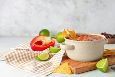 Loş biberli çömlek.