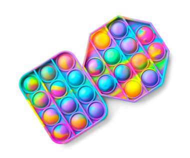 Beyaz arka planda parlak oyuncaklar