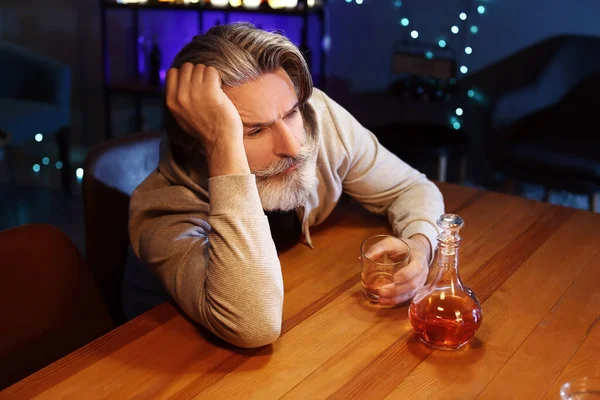 Drunk Senior Man Glass Whiskey Late Evening Home — Foto de Stock