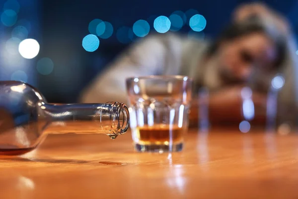 Empty Bottle Whiskey Table Drunk Senior Man Closeup — Stock fotografie