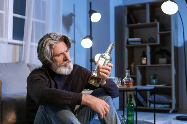 Senior Man Bottle Drink Late Evening Home — Stock Photo, Image