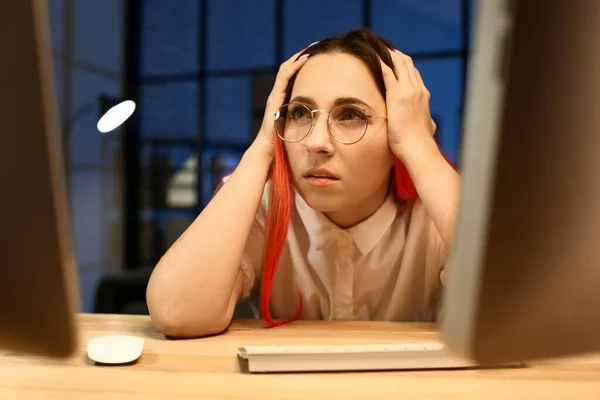 Stressed Female Programmer Working Computer Office Night — Stock Photo, Image