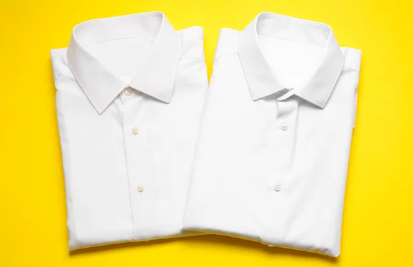 Stylowe Męskie Koszule Tle Koloru — Zdjęcie stockowe
