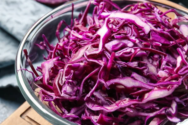 Bowl Cut Fresh Purple Cabbage Closeup — Stock Photo, Image
