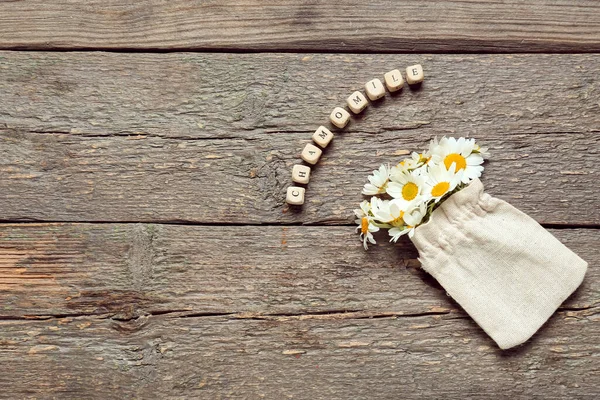 Bag Beautiful Chamomile Flowers Text Chamomile Wooden Background — Stock Photo, Image