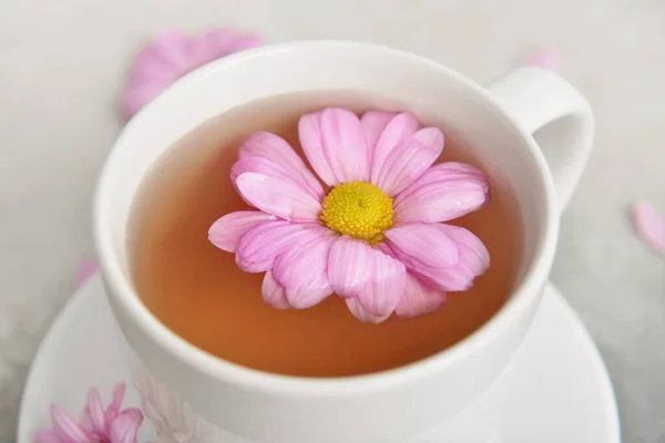 Cup Floral Tea Flower Light Background Closeup — Stockfoto