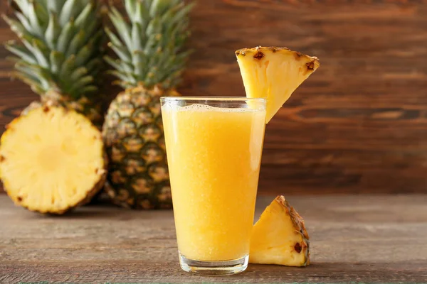 Glas Lekkere Ananas Smoothie Houten Ondergrond — Stockfoto