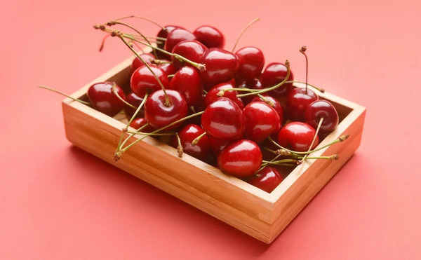 Wooden Box Sweet Cherries Color Background — Stock Photo, Image