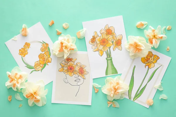 Vackra Gratulationskort Och Narcissus Blommor Färg Bakgrund — Stockfoto