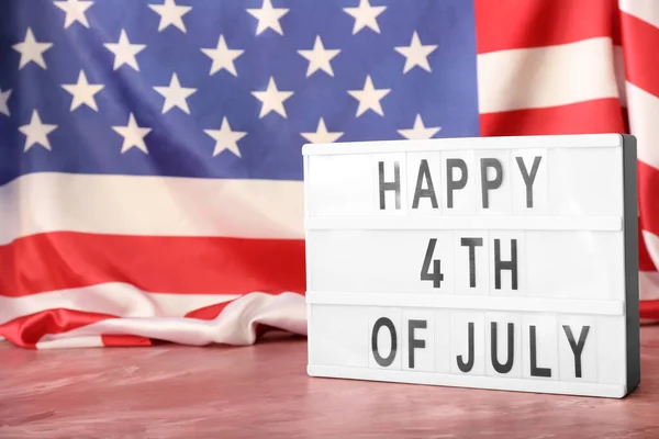 Bord Met Tekst Happy 4Th July Tegen Amerikaanse Vlag — Stockfoto