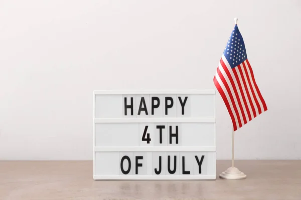 Bord Met Tekst Happy 4Th Van Juli Amerikaanse Vlag Lichte — Stockfoto