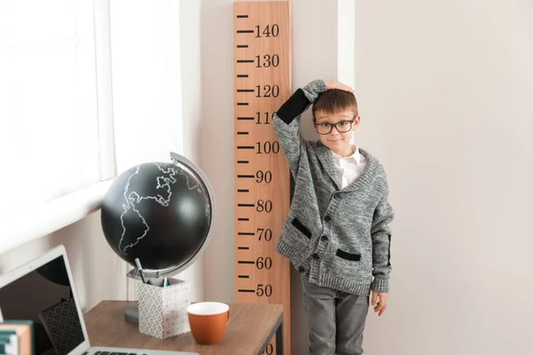 Little Boy Measuring Height Home — Stock Photo, Image