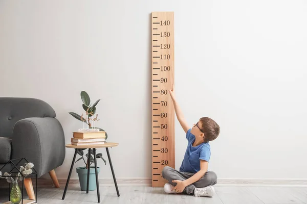 Little Boy Measuring Height Home — Stock Photo, Image