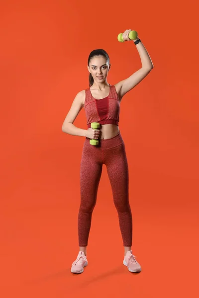 Entrenador Femenino Deportivo Con Mancuernas Sobre Fondo Color —  Fotos de Stock