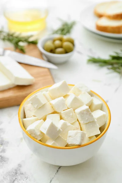 Schaal Met Stukjes Feta Kaas Lichte Tafel — Stockfoto