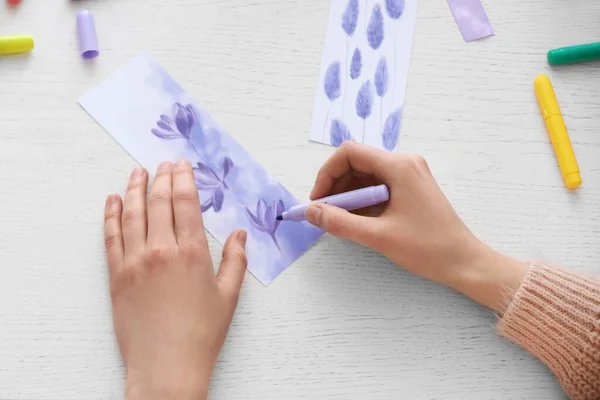 Woman Coloring Bookmark Table Closeup — Stock Photo, Image