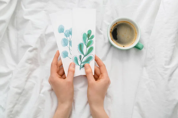 Woman Bookmarks Cup Coffee Bed — Stock Photo, Image