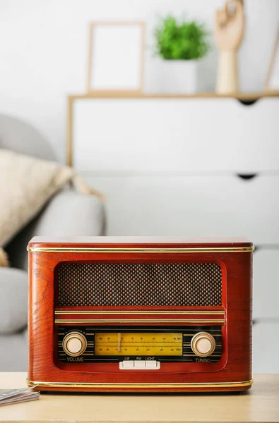 Retro Radio Receiver Table Living Room — Stock Photo, Image