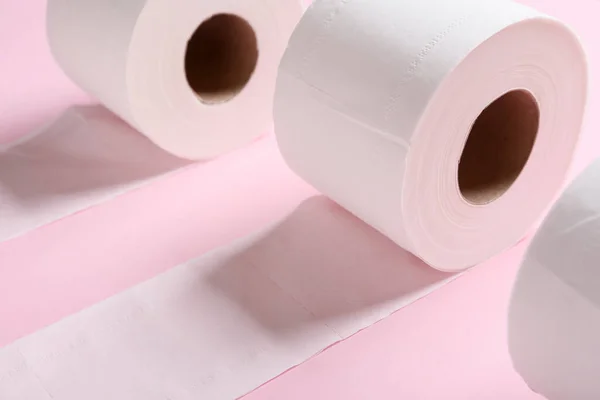 Rullar Toalettpapper Färg Bakgrund Närbild — Stockfoto