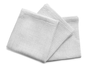 Beyaz arkaplanda kumaş peçeteler