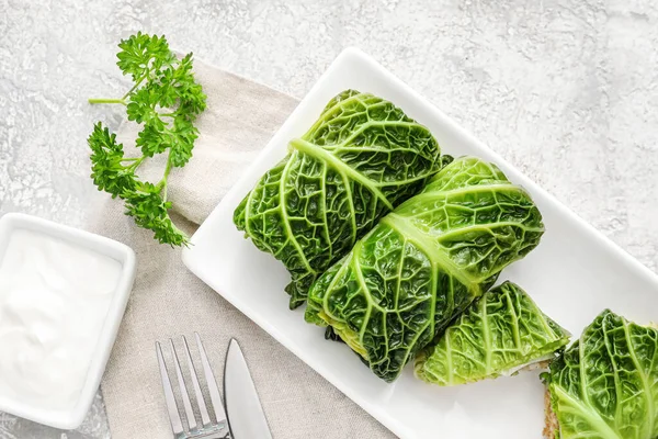 Plate Stuffed Cabbage Leaves Sour Cream Light Background — Stock Photo, Image