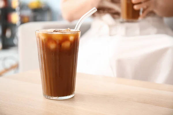 Glas Lekkere Ijskoffie Houten Tafel Café — Stockfoto