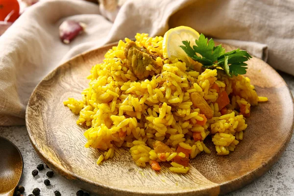 Plate Tasty Pilaf Light Background — Stock Photo, Image