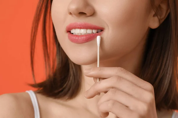 Young Woman Cotton Bud Color Background Closeup — Stock Photo, Image