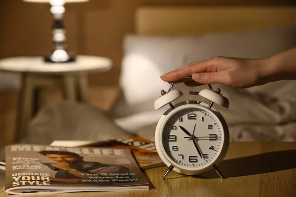 Woman Alarm Clock Bedroom Night — Stock Photo, Image