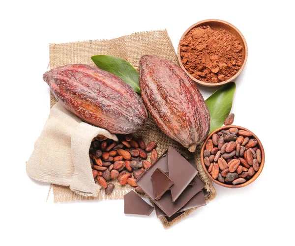 Composición Con Frutas Cacao Frijoles Polvo Chocolate Sobre Fondo Blanco — Foto de Stock