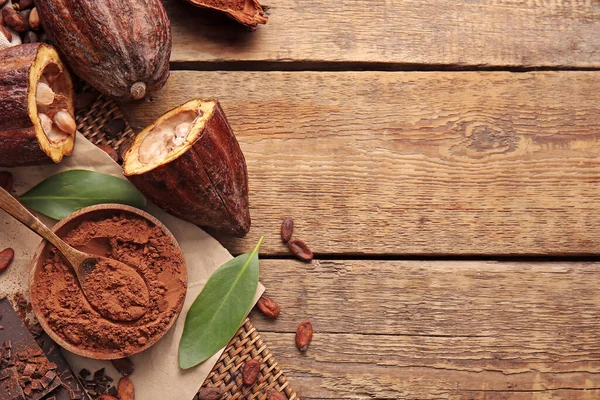 Frutas Frescas Cacao Polvo Sobre Fondo Madera — Foto de Stock