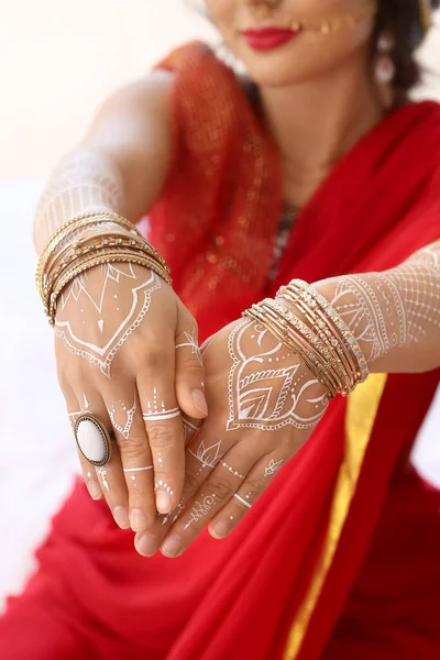 Beautiful Indian Woman Home Closeup — Stock Photo, Image