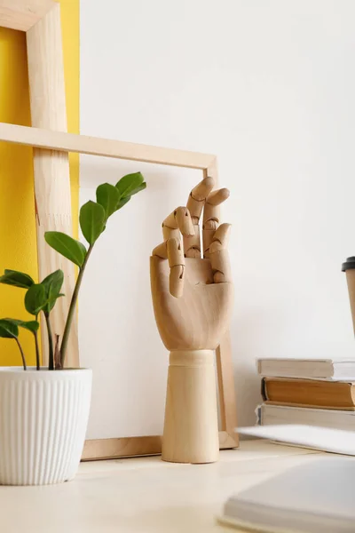 Wooden Hand Books Houseplant Table — Stock Photo, Image