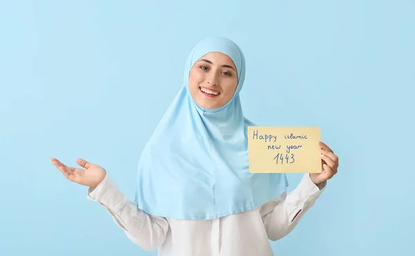 Fiatal Muszlim Üdvözlő Kártyát Iszlám Újév Színes Háttér — Stock Fotó