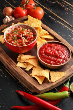 Masada salsa sosu ve nachos var.