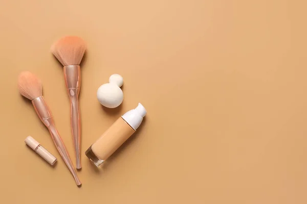 Persediaan Makeup Pada Latar Belakang Warna — Stok Foto