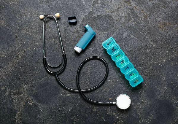 Modern Inhaler Pills Stethoscope Dark Background — Stock Photo, Image