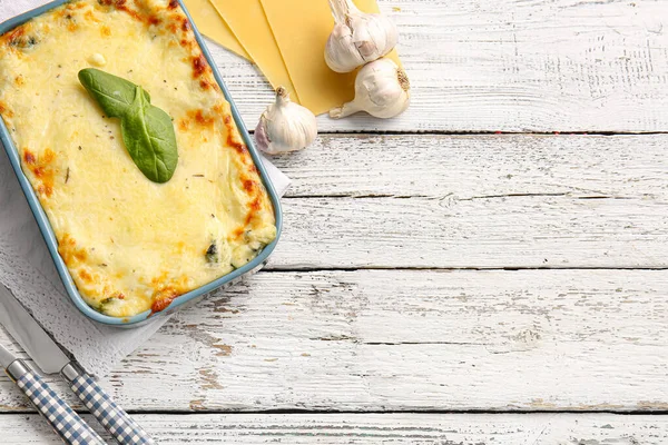 Baking Dish Tasty Green Lasagna Light Wooden Background — Stock Photo, Image