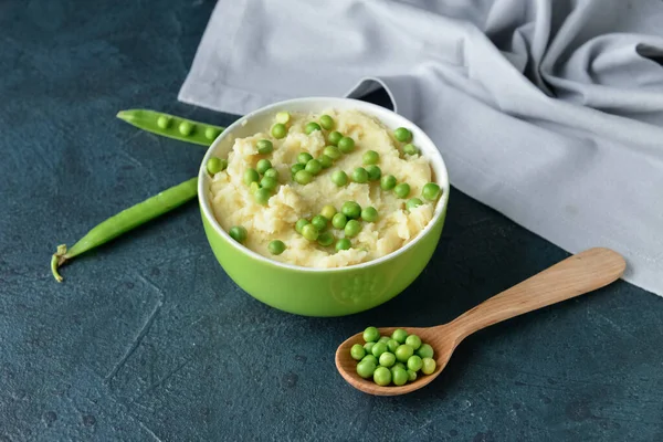 Bowl Mashed Potatoes Green Peas Spoon Color Background — Stock Photo, Image