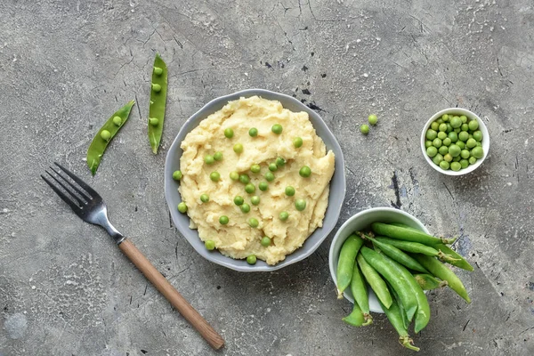 Bowl Mashed Potatoes Green Peas Fork Grunge Background — Stock Photo, Image