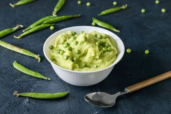 Bowl Mashed Potatoes Green Peas Color Background — Stock Photo, Image