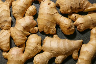 Arka plan olarak pek çok taze kızıl, yakın plan